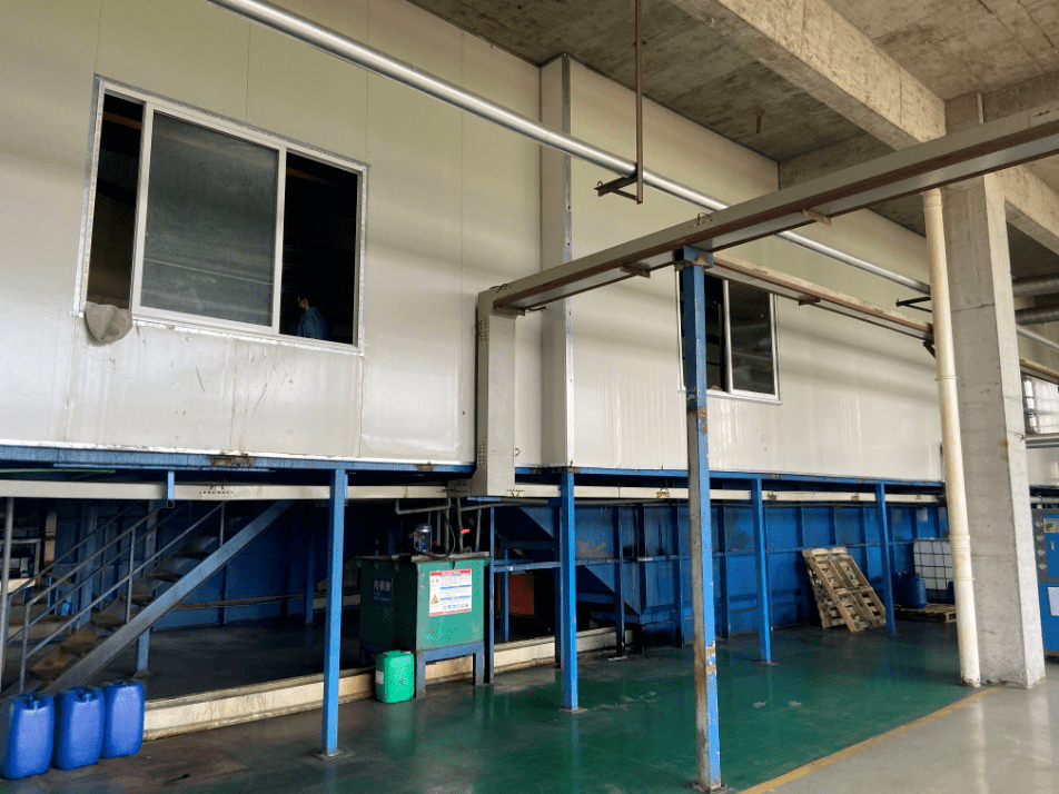 因未在密闭空间中进行含挥发性有机物废气生产活动,一企业被罚_手机