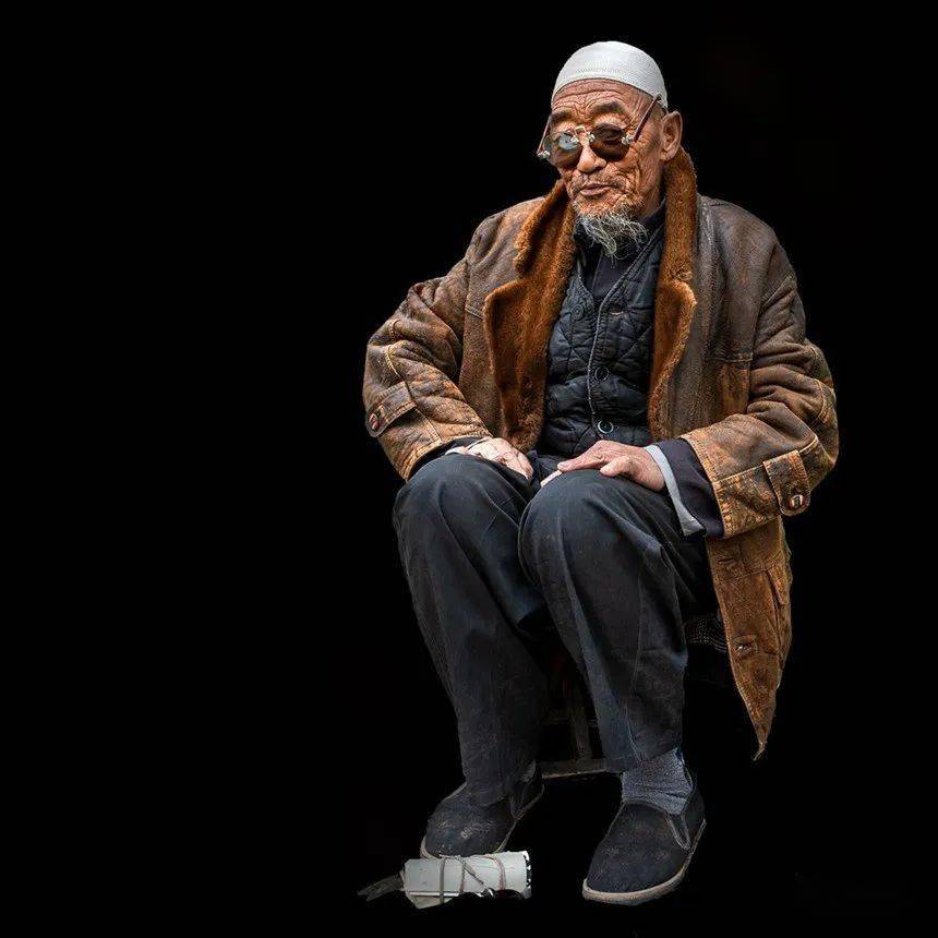 徽村早晨/笨羊废都遗韵/崔一丁大群的东方白鹳/湿地王子转经人/行者