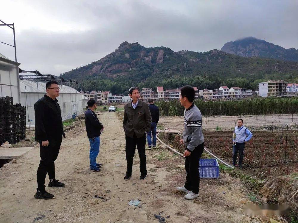 镇党委书记林永贵在主持时强调,学习宣传好,贯彻落实好党的十九届五中