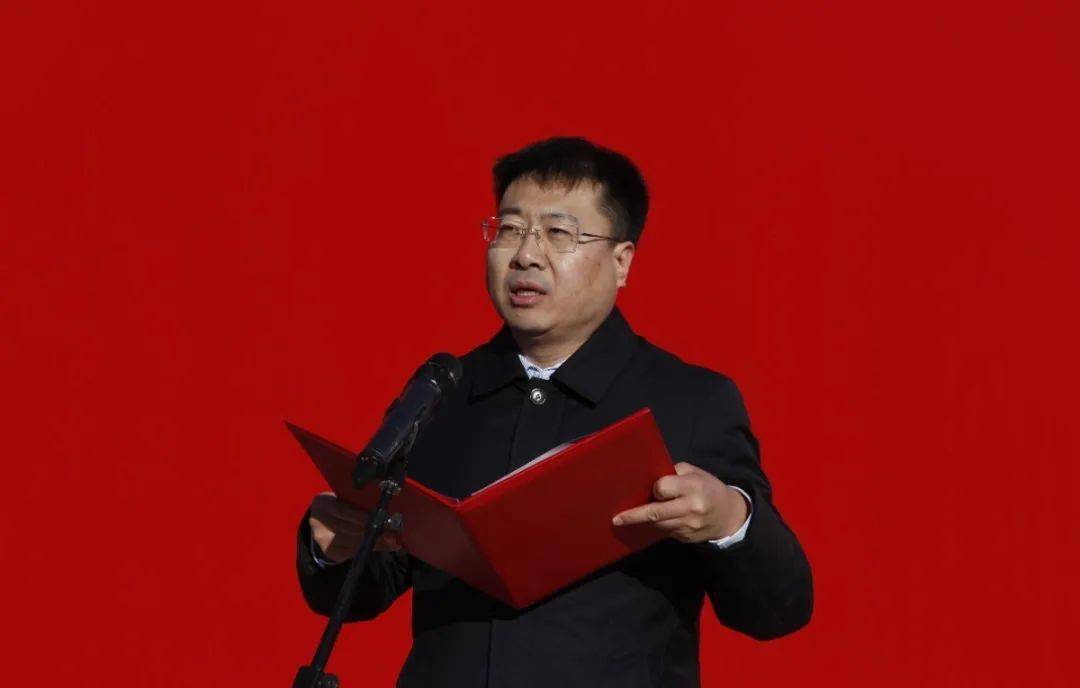 项目开工仪式上,香河经济开发区工委书记张显民介绍了集中开工重点