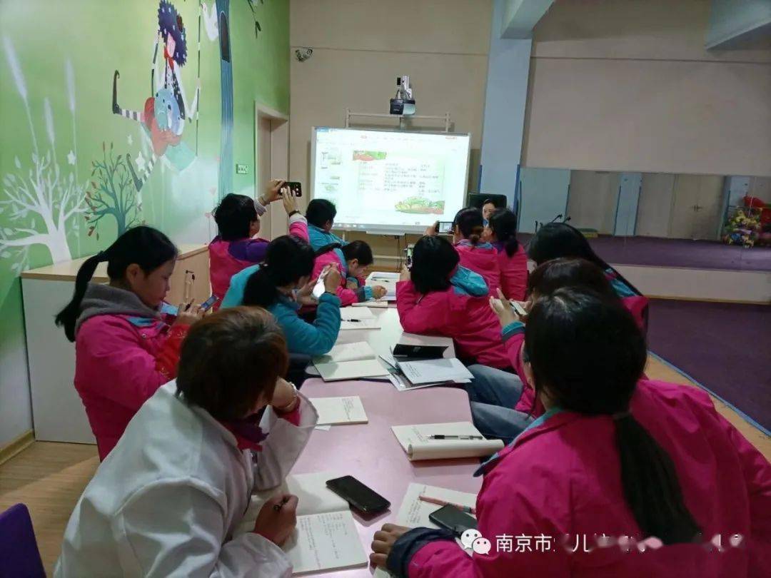 美好"食"光——记爱儿坊东方天郡幼儿园开餐环节开放展示