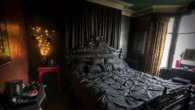 听说吸血鬼的家装风格都是高冷神秘的哥特式