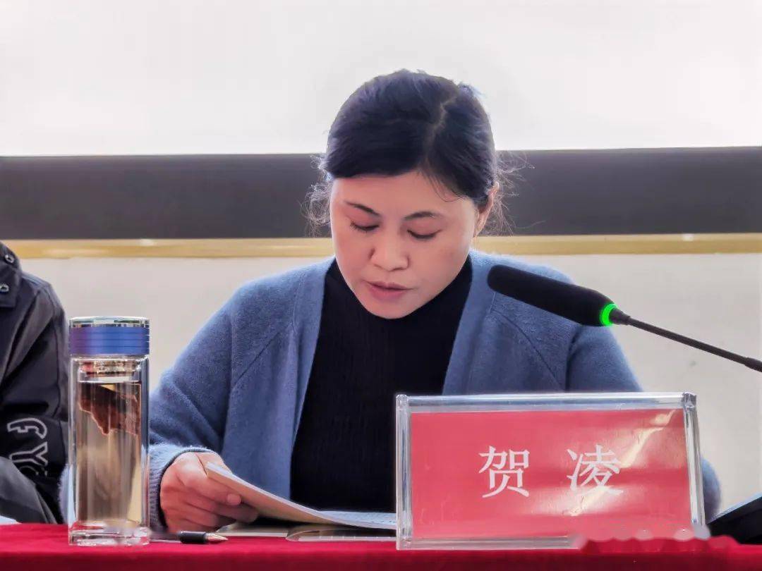 州教科所小学语文教研员陈萍,一级教师,州教科所初中语文教研员黄涛