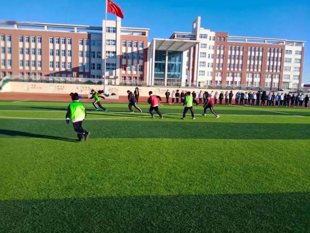 【未成年人】爱足球,爱运动 ——龙江县育龙学校开展"文明杯"足球比赛