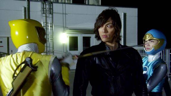 忍风战队破里剑者10年后破里剑者出现内讧这是为什么呢