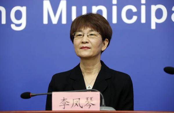 国家食品安全风险评估中心微生物实验室主任 李凤琴介绍消费者购买