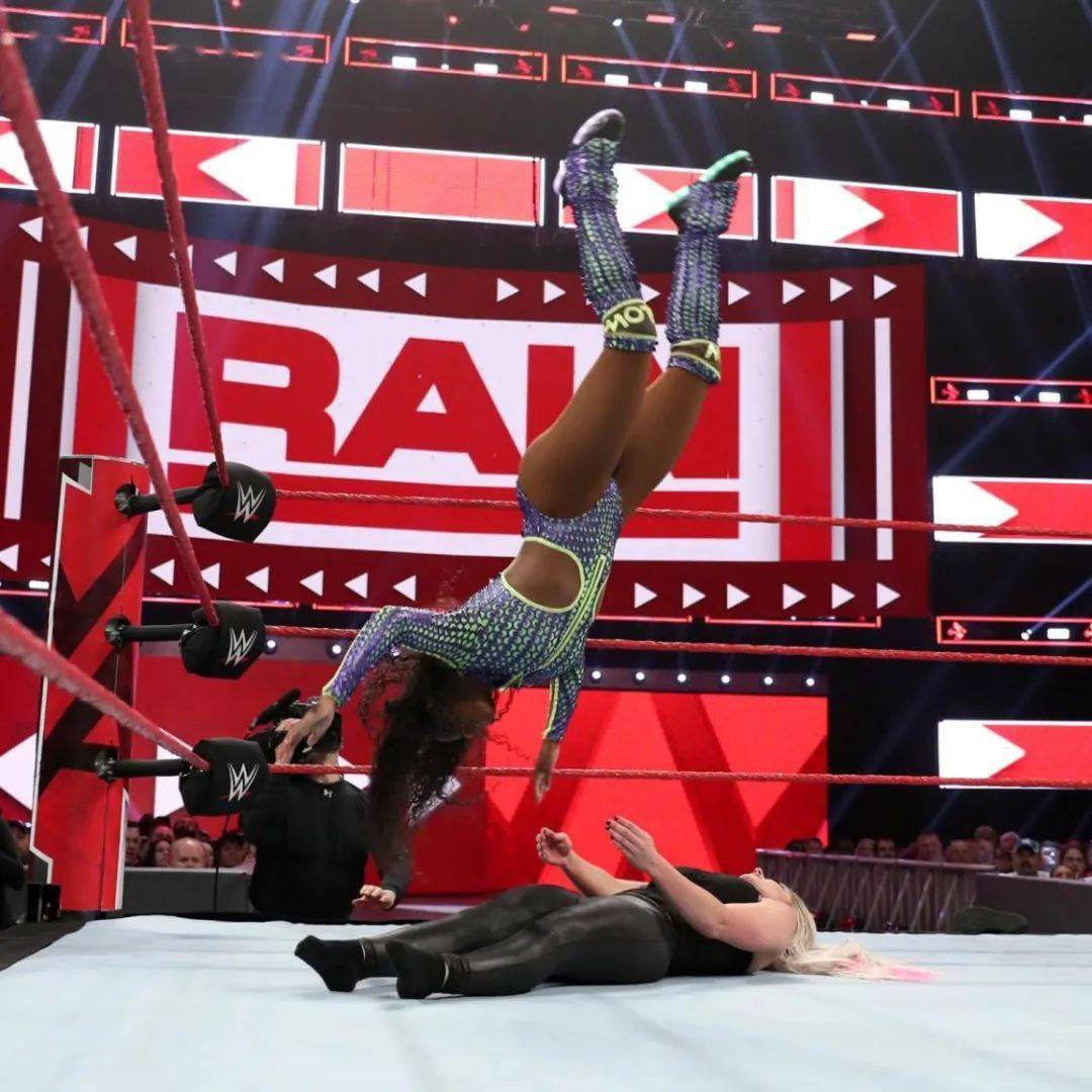 内奥米是wwe有史以来最杰出的女超级明星之一.