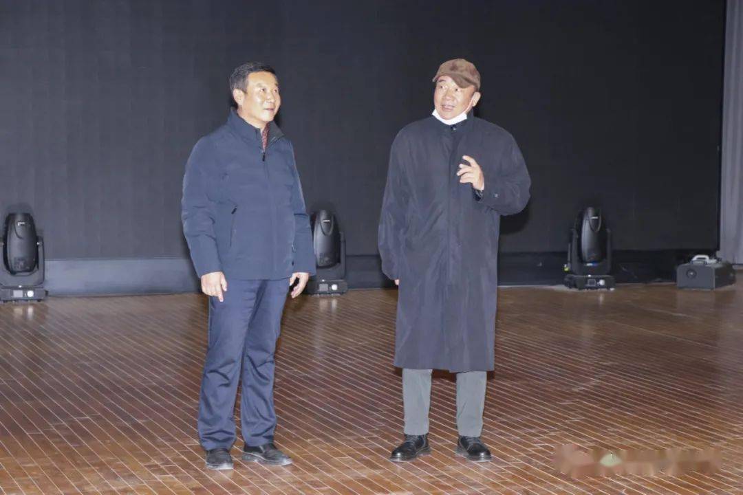 魅力实验大师相伴著名合唱指挥专家陈家海教授莅临我校参观指导