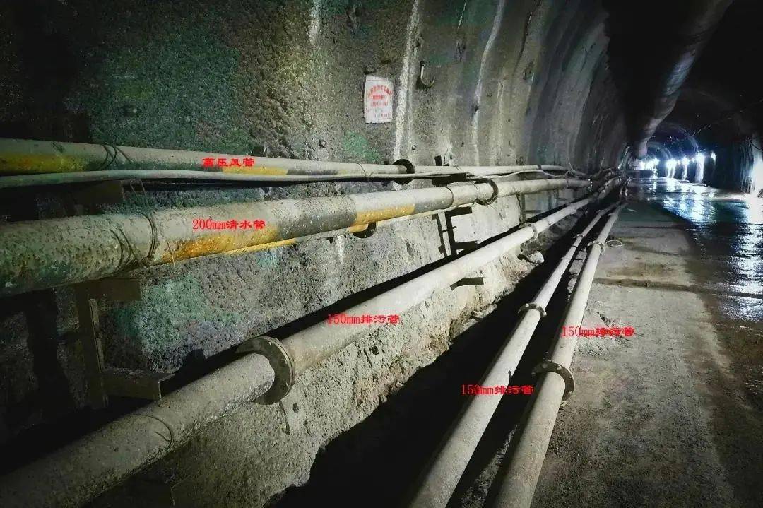 喜报!郑万铁路奉节隧道顺利贯通