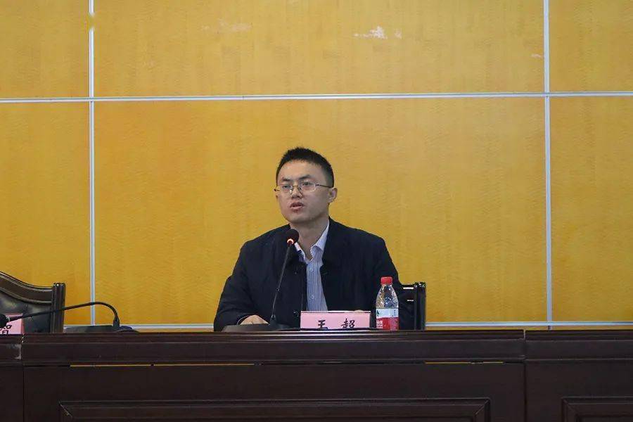 媒体"大咖"陈成智走进海师,玩转"新媒体的魔术"