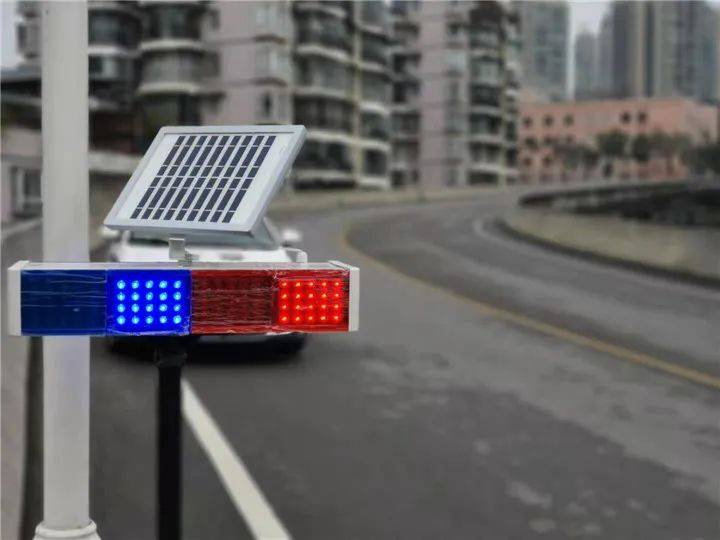 注意减速贵阳在18处事故易发路段安装爆闪灯