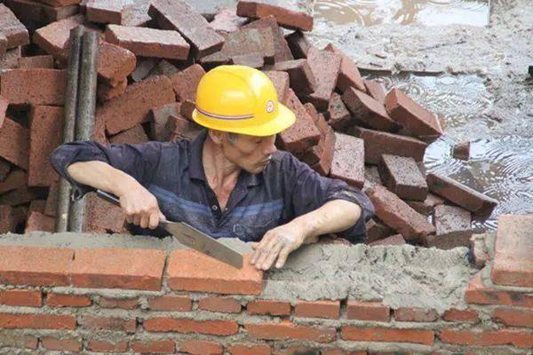 高州泥水佬要持证上岗了没证不能接活