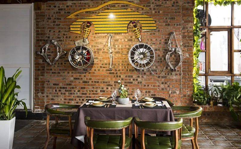 藏着好多"骨灰级"玩物仔细一看016 汽车主题餐厅炫酷又拉风哇~黄色的