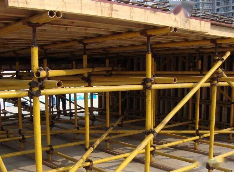 立杆在同一步高内搭接接长防治措施《建筑施工模板及作业平台钢管支架