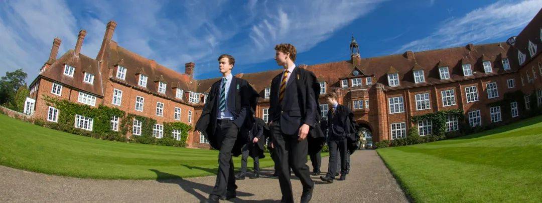 伊顿公学被建议招收女生?全寄宿男校改男女混校?要见证历史了吗?