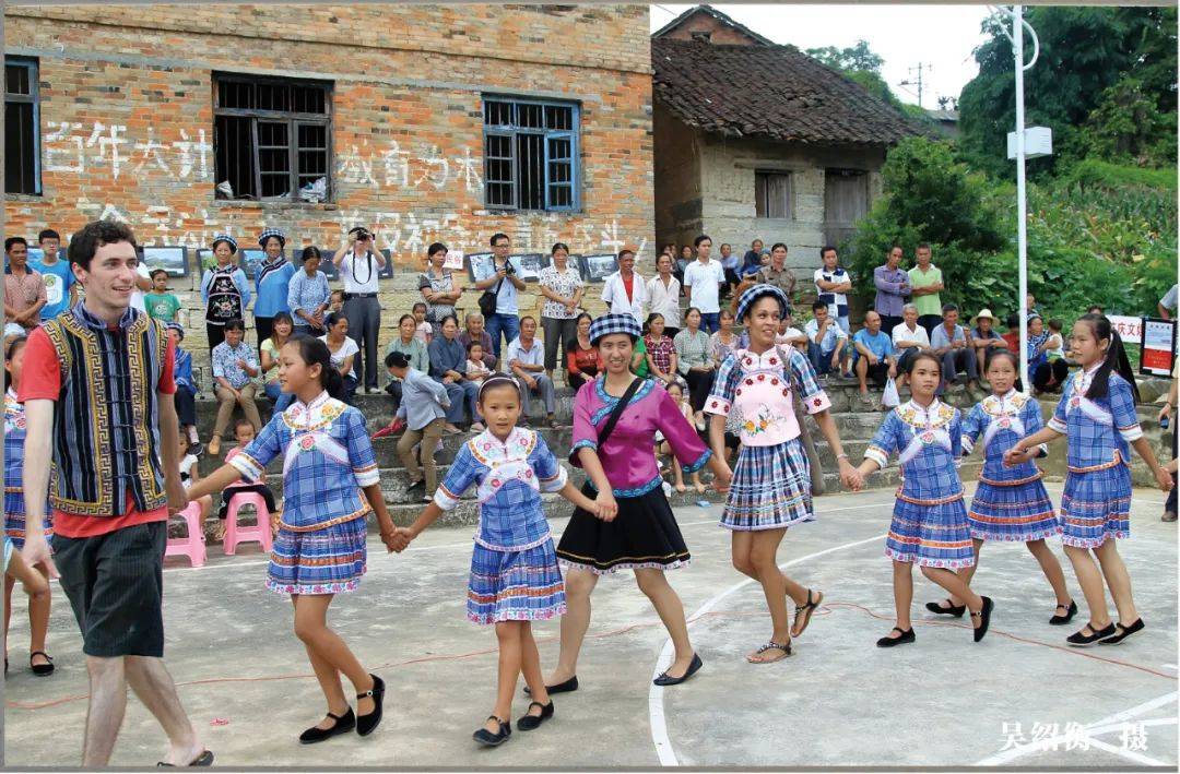 中国少数民族特色村寨望谟县新屯村