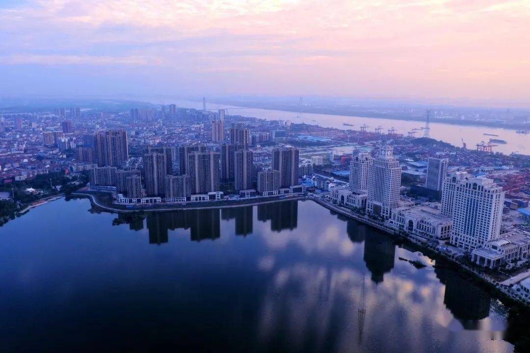 提供50000个就业岗位阳逻再添新地标