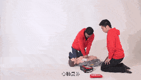 aed会每隔大约2分钟对患者心律进行分析,如果再发室颤还需要再次除颤