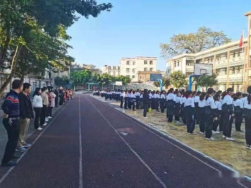 葵潭镇校:升旗仪式上的讲话