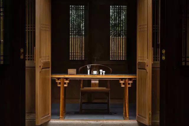 "在以文为业,以砚为田的读书生涯中,书房既是中国古代文人追求仕途的