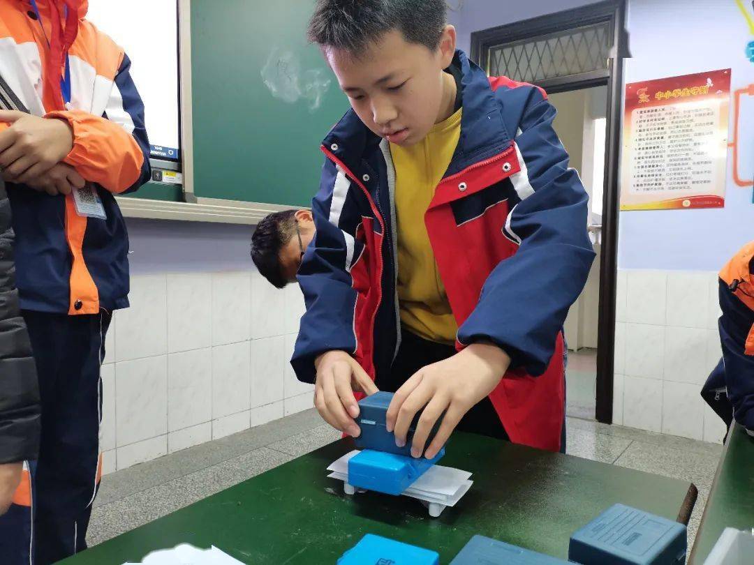 发现科学 创造未来 || 实验小学:第七届科技节_活动