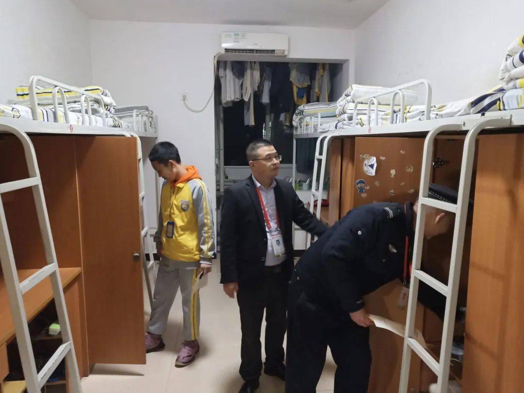 违禁物品彻查泸二外进行第二次寝室违禁物品检查