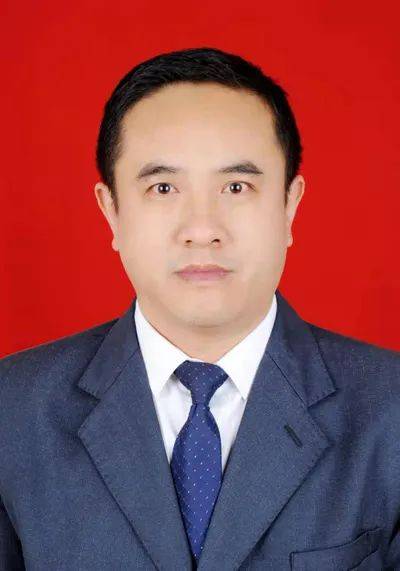 杨国俊男,汉族,1975年10月出生,中共党员,甘肃通渭人,出生地甘肃通渭