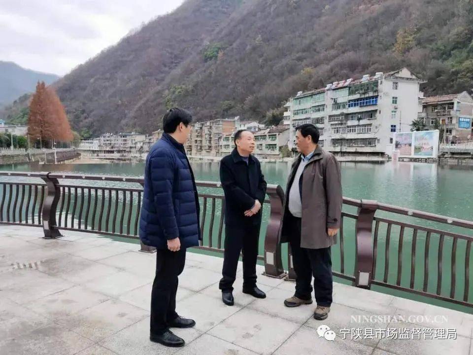 中国食品安全报再来我县采访