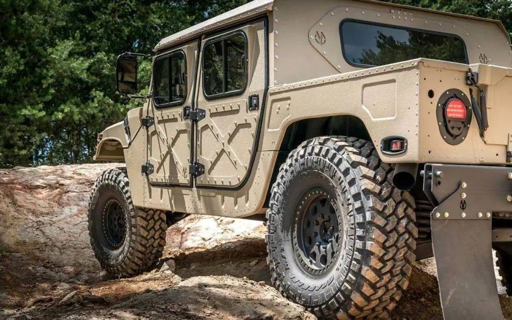 从战场走下来的悍马如今要征服内燃机了 | car fun