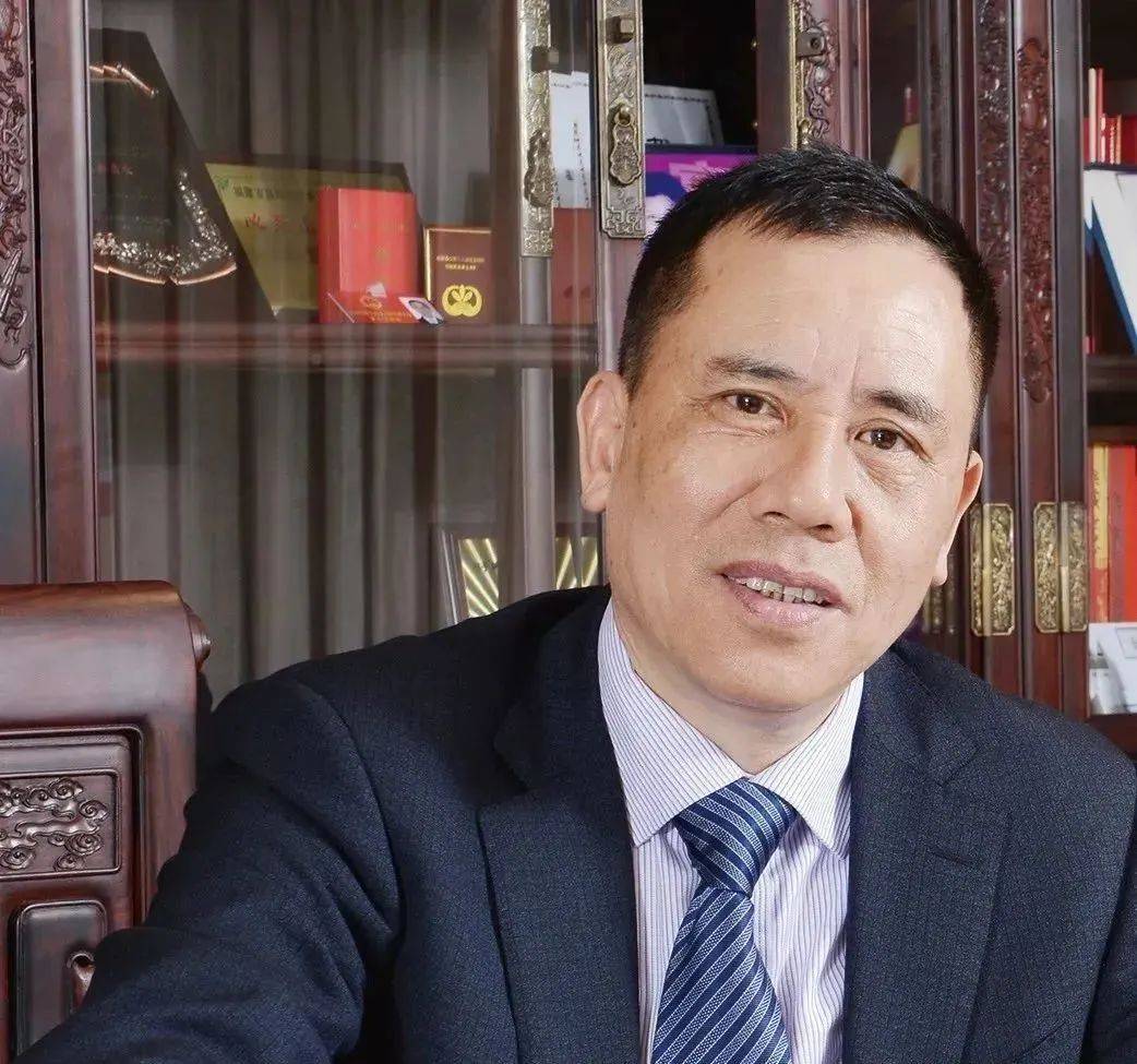 盛辉物流集团总裁全国劳动模范到中国民营物流十强企业刘用辉:从1部车