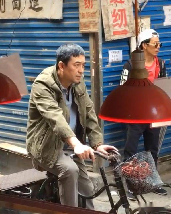 读《装台》■■雷达:戏台边上的悲欢世界 ——谈