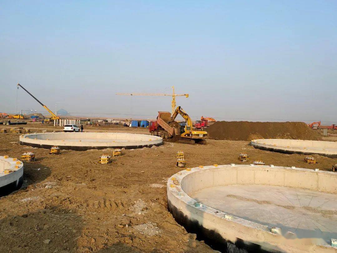盘锦项目部丙烯腈装置中间罐区基础土方回填完毕
