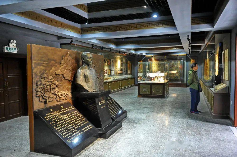 王尔烈纪念馆辽阳民俗博物馆辽阳民俗博物馆冮官窑博物馆李兆麟雕像