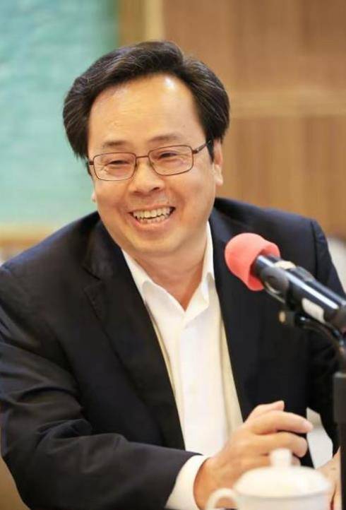 李小甘向深圳图书馆捐赠个人著作