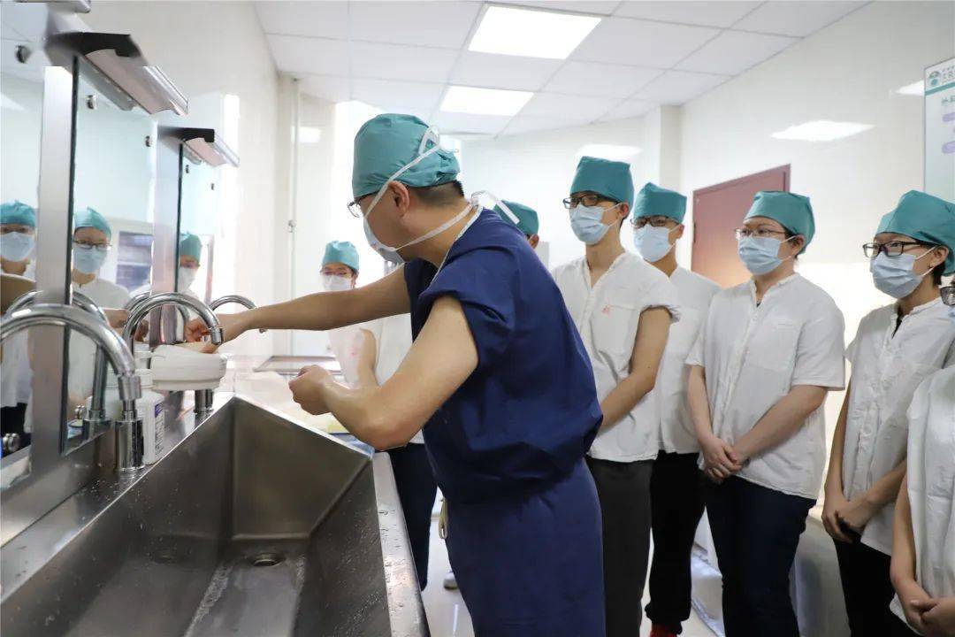 关于首都医科大学附属友谊医院"医院挂号黄牛怎样操作",的信息