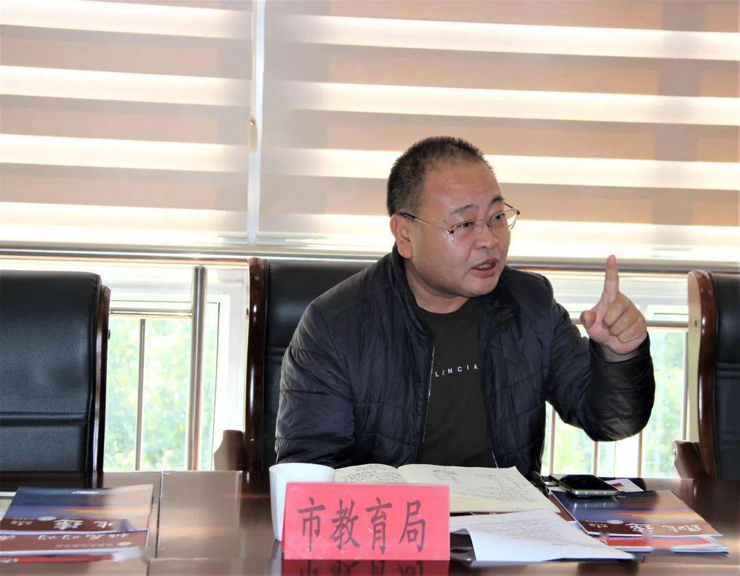 市委常委许黎野一行莅临桃渚中学调研指导初中崛起工作