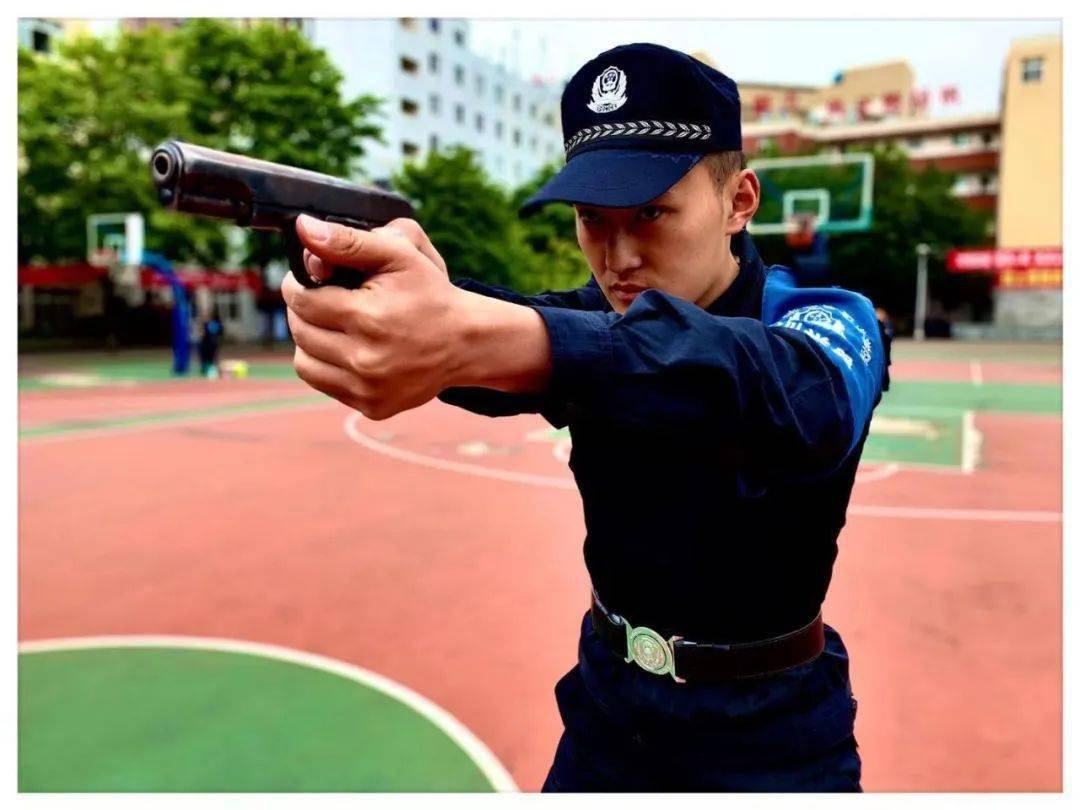 论警察如何养成这十二时辰不容错过