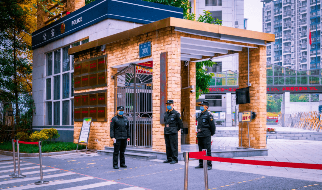 爱成都迎大运最美校园伴我行丨成都三中