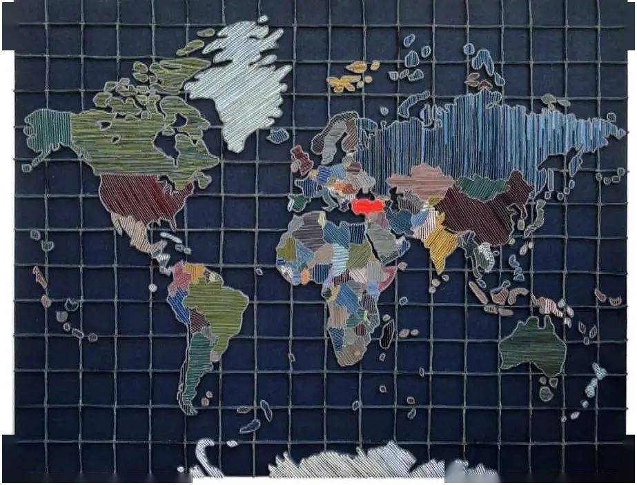 牛人用布料拼贴作画面料拼贴再造肌理