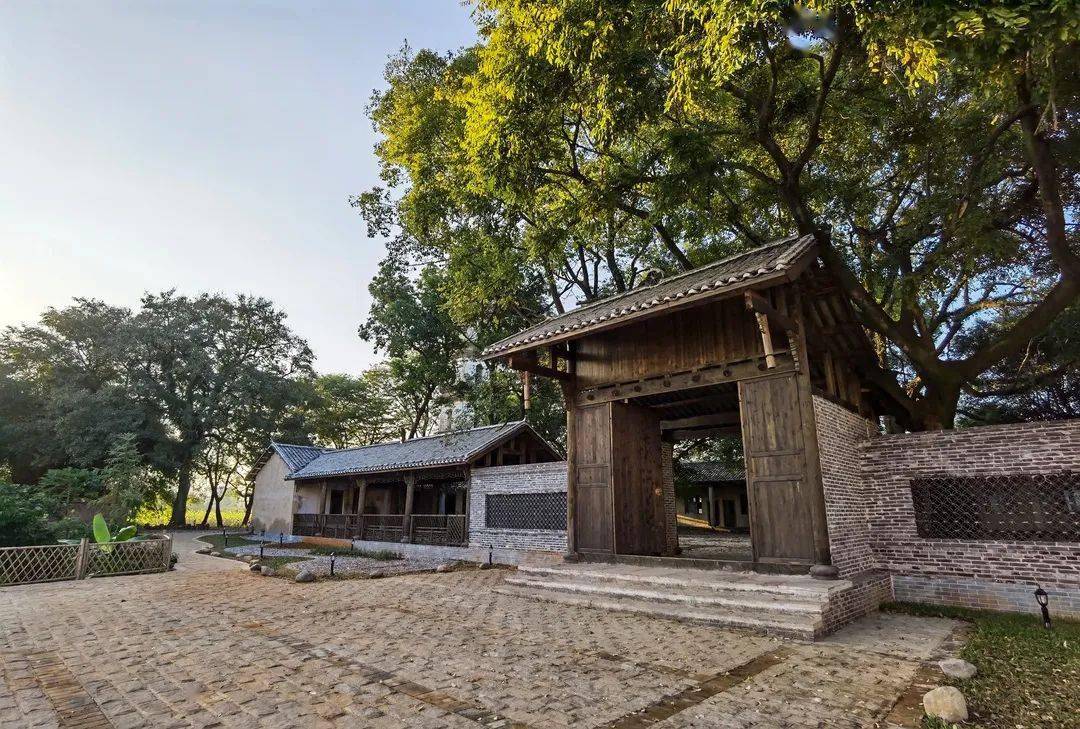 广东韶关周前传统村落铁汉生态