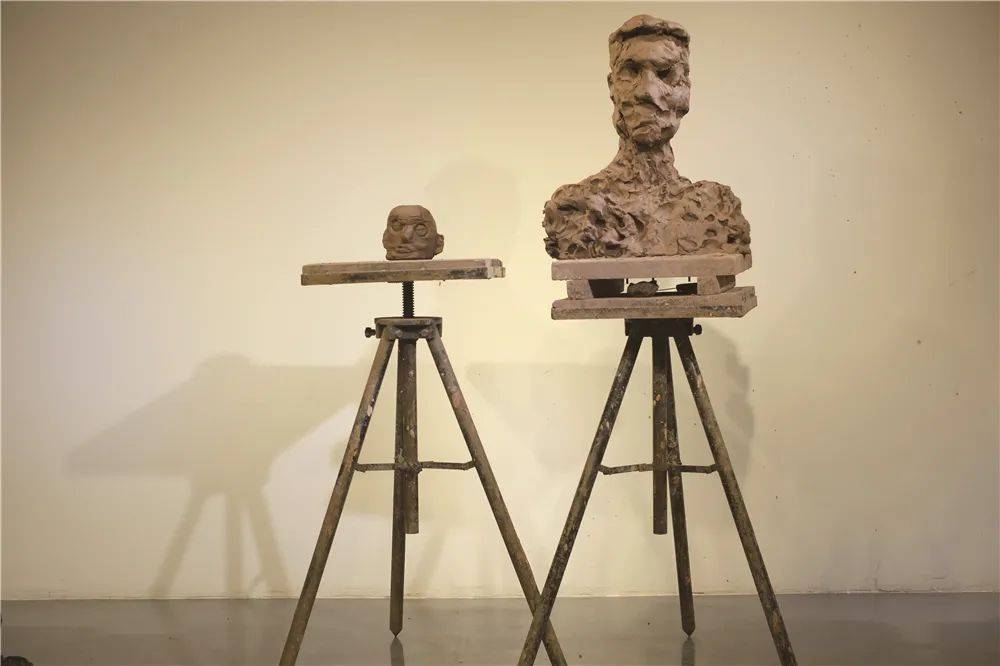 李秀勤:从雕塑创作的个人叙事到当代艺术的感知共建