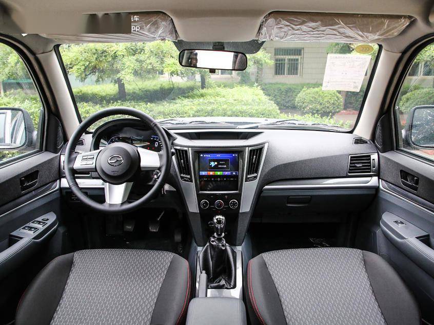 中兴威虎皮卡下乡版柴油国六车型 售7.98-9.08万元