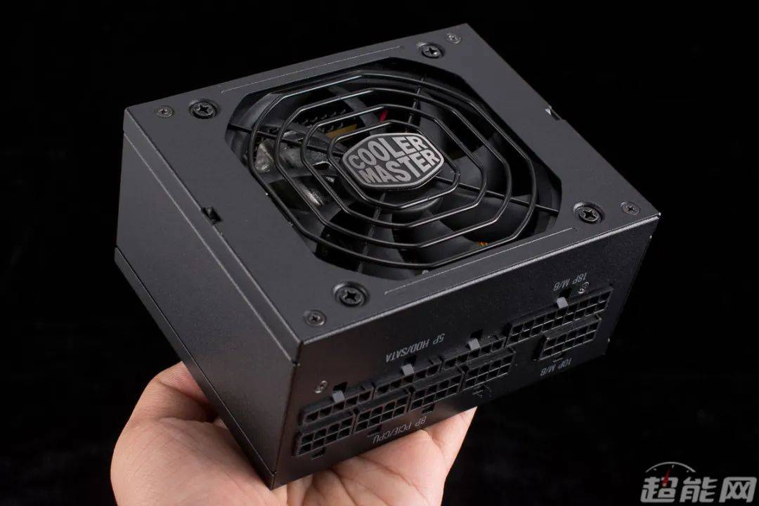 酷冷至尊v750sfxgold电源评测虽盈盈一握但实力出众