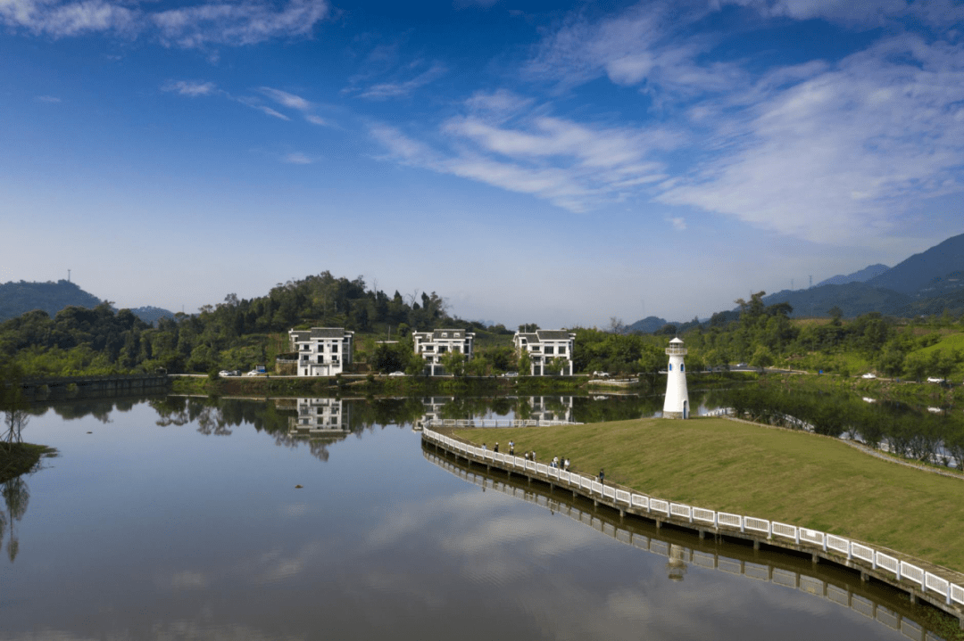 據介紹,素心村位於北碚區靜觀鎮南大門,毗鄰兩江新區水土高新園,因