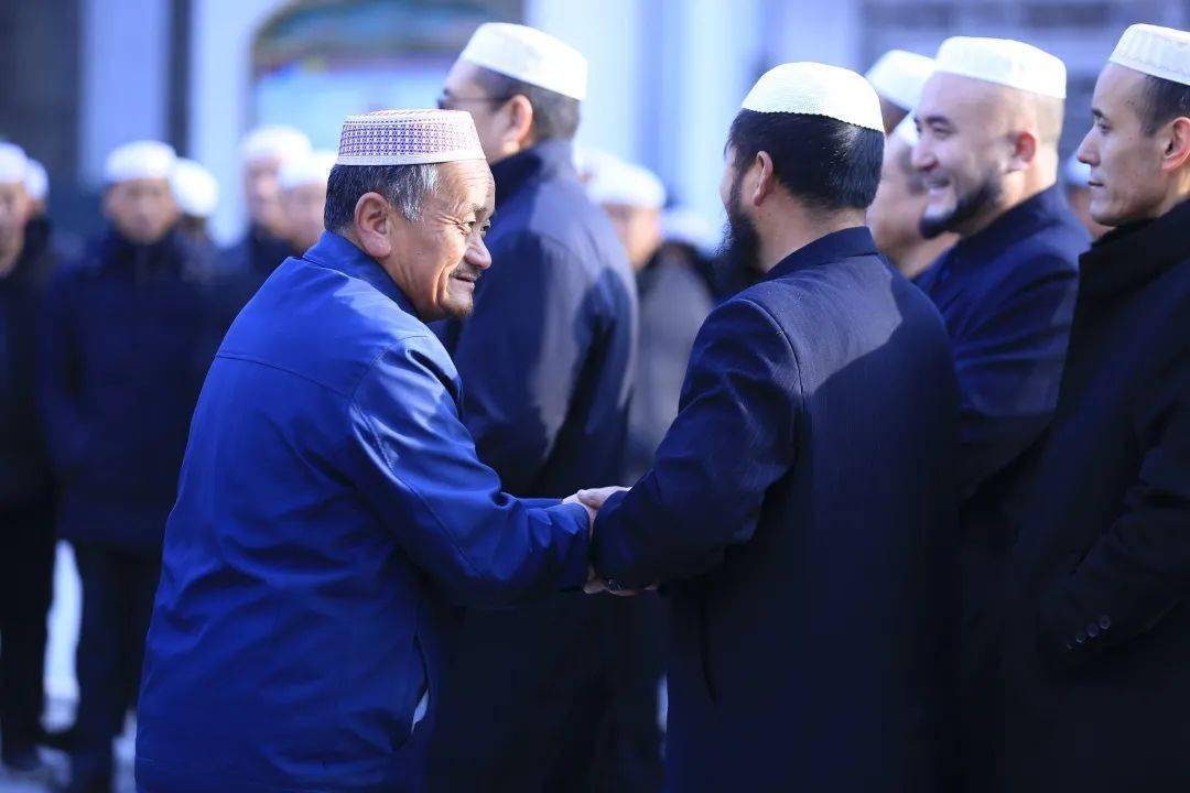 离任阿訇 韩海林 发言新任教长马千文 作表态发言新任教长 韩卓辉