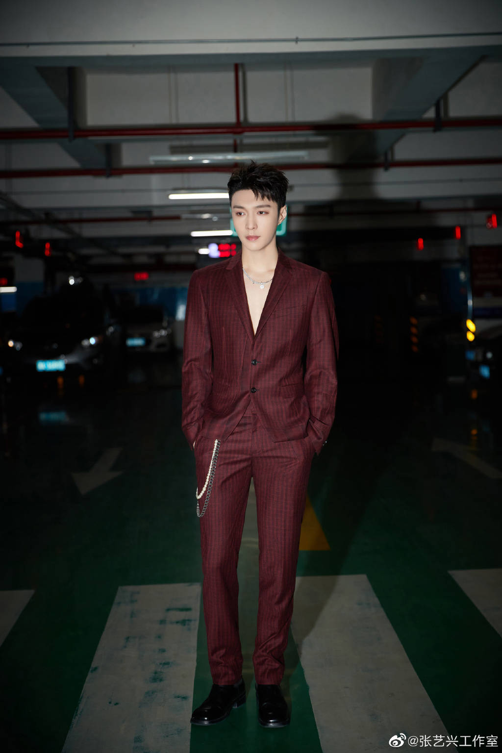 鉴证官张艺兴硬照释出继续期待更多新的舞蹈风暴