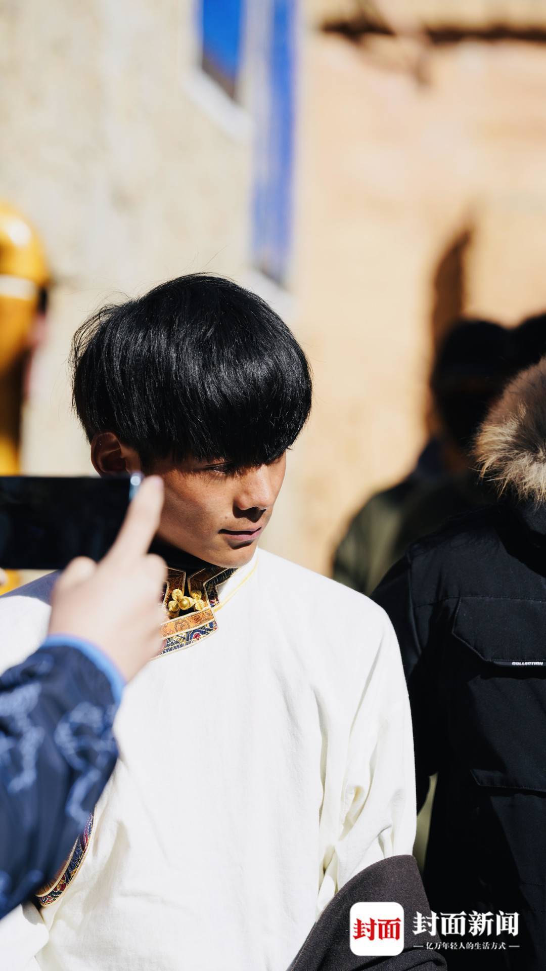 新青年·上封面丨"甜野男孩"丁真走红:家乡其他村将建"仓央书房"