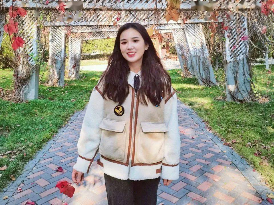 榜样校长奖学金得主李依玲走过的每一步都算数收获与付出一定成正比