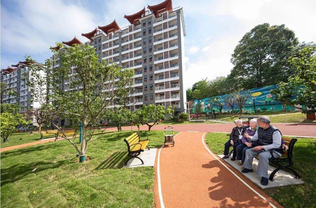 星光公益行丨多家爱心企业走进褒国康乐养老社区