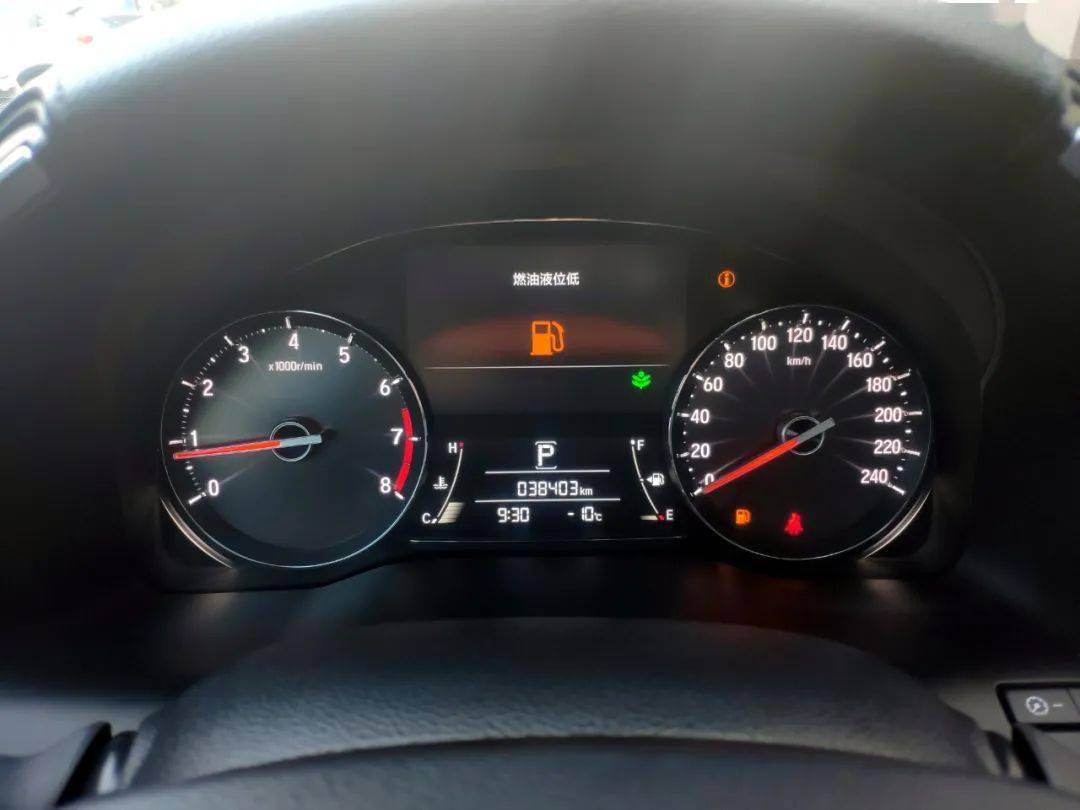 里程表表显里程38403公里123